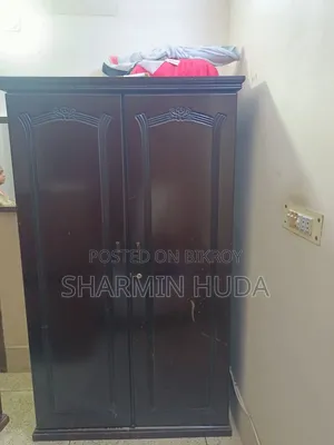ব্যবহৃত আলমারি বিক্রি হবে
