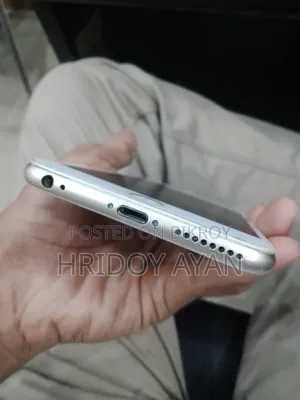 অ্যাপল আইফোন ৬এস প্লাস ৬৪ জিবি হোয়াইট