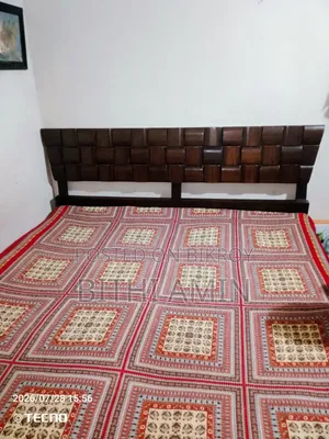 মালায়শিয়ান কাঠের ৬ ফিট বাই ৭ ফিট খাট, ফুল ফ্রেশ নতুনের মতো
