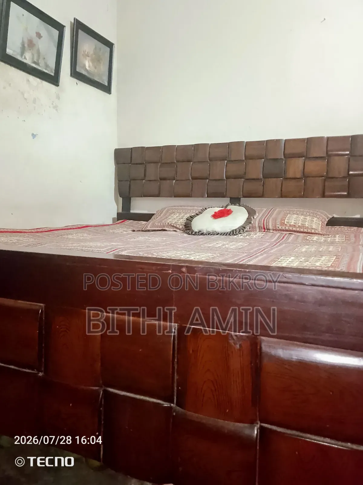 মালায়শিয়ান কাঠের ৬ ফিট বাই ৭ ফিট খাট, ফুল ফ্রেশ নতুনের মতো