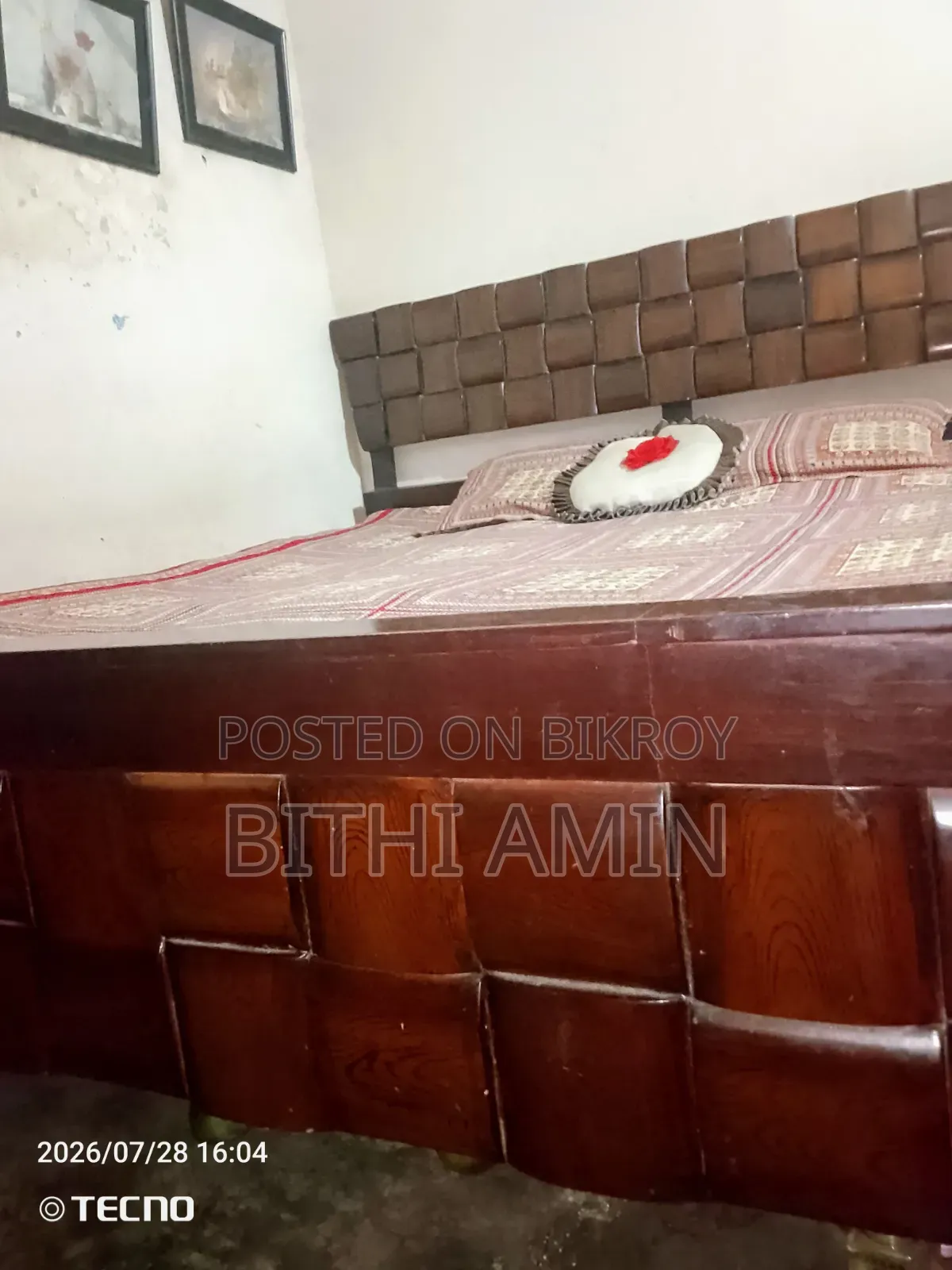 মালায়শিয়ান কাঠের ৬ ফিট বাই ৭ ফিট খাট, ফুল ফ্রেশ নতুনের মতো
