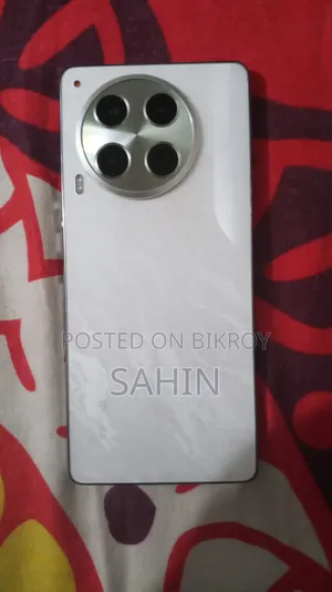 টেকনো ক্যামন ৩০ ২৫৬ জিবি হোয়াইট