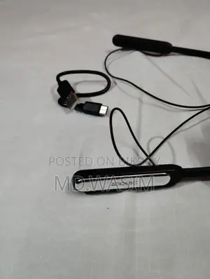 Iconic Bluetooth Earphone