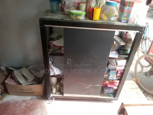 দোকানের র্যাক এবং কাউন্টার অ্যালুমিনিয়াম শোকেস