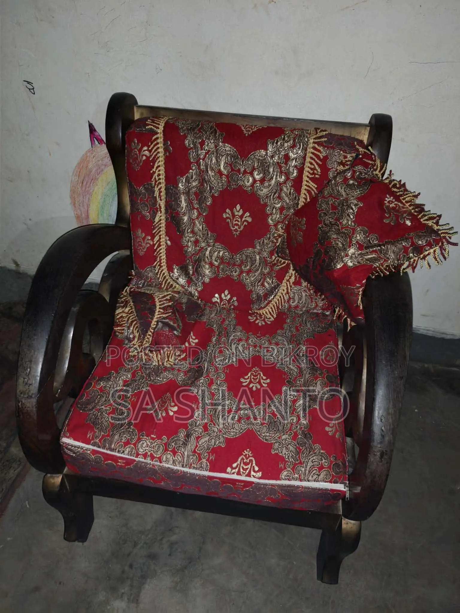 দুইটা শিশু কাঠের সোফাসেট বিক্রয় হইবে