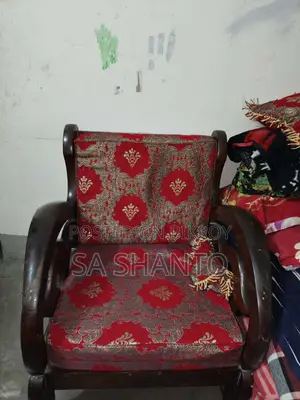 দুইটা শিশু কাঠের সোফাসেট বিক্রয় হইবে