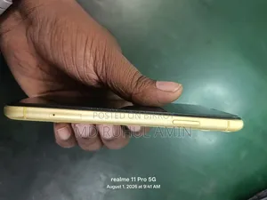 Apple iPhone 11 128 GB Yellow