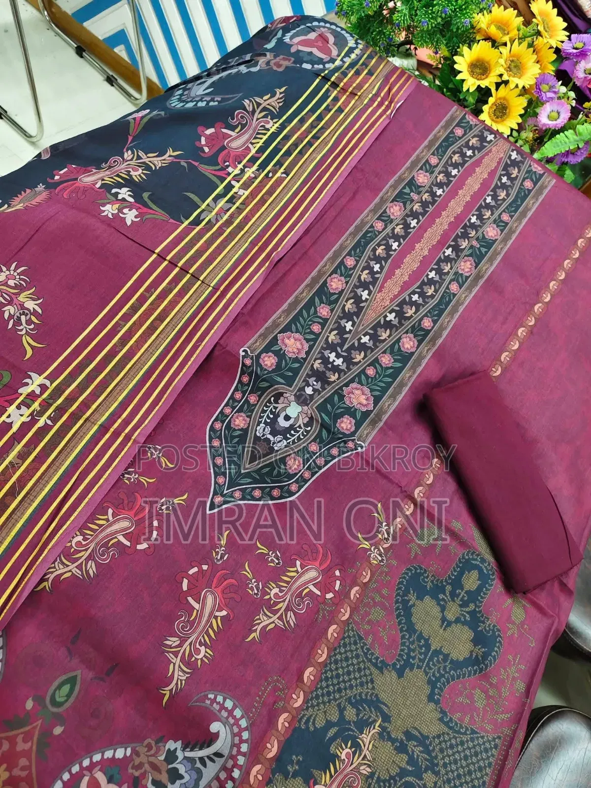 কারিজমা লোন সুইস থ্রিপিস কটন।