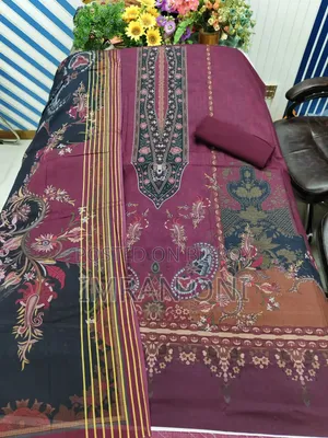 কারিজমা লোন সুইস থ্রিপিস কটন।