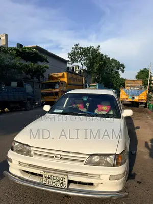 টয়োটা করোল্লা হ্যাচব্যাক ২০০০ পার্ল