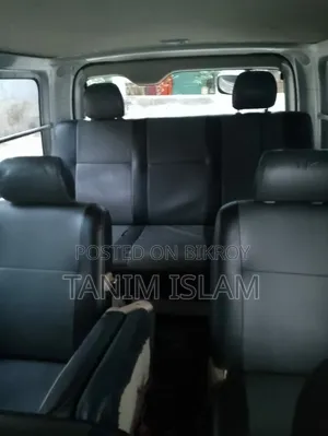 টয়োটা হাইএচ ২০১৭ সিলভার