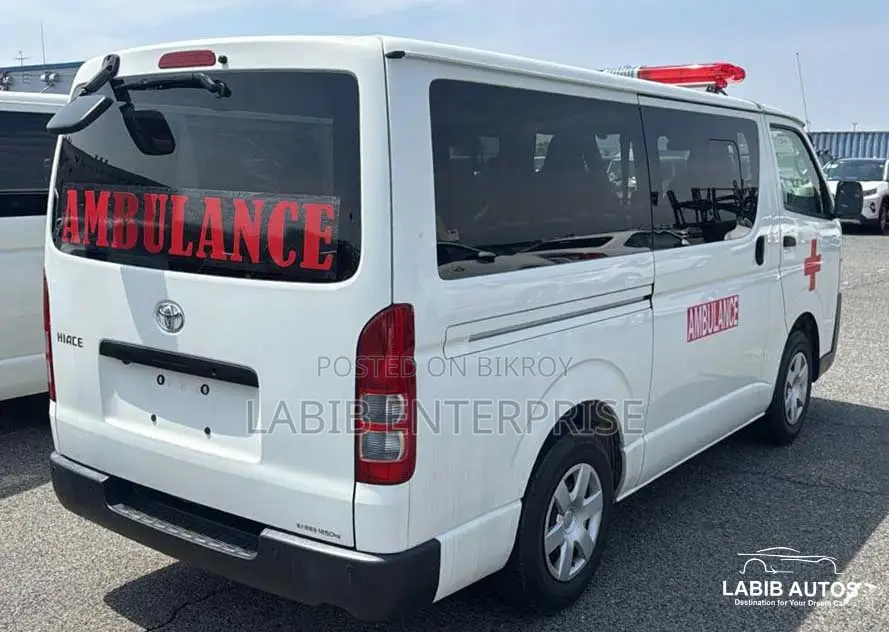 Toyota HiAce 2021 White
