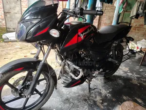 নতুন বাজাজ পালসার ১৫০ ২০২২ লাল