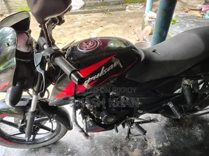 নতুন বাজাজ পালসার ১৫০ ২০২২ লাল