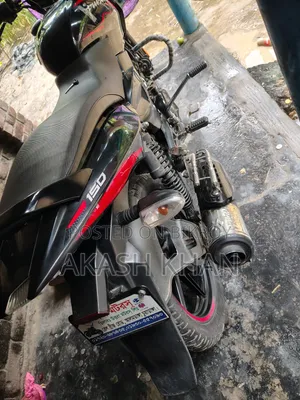 নতুন বাজাজ পালসার ১৫০ ২০২২ লাল