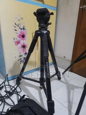 ট্রিপড এবং লাইট স্ট্যান্ড