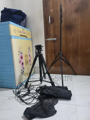ট্রিপড এবং লাইট স্ট্যান্ড