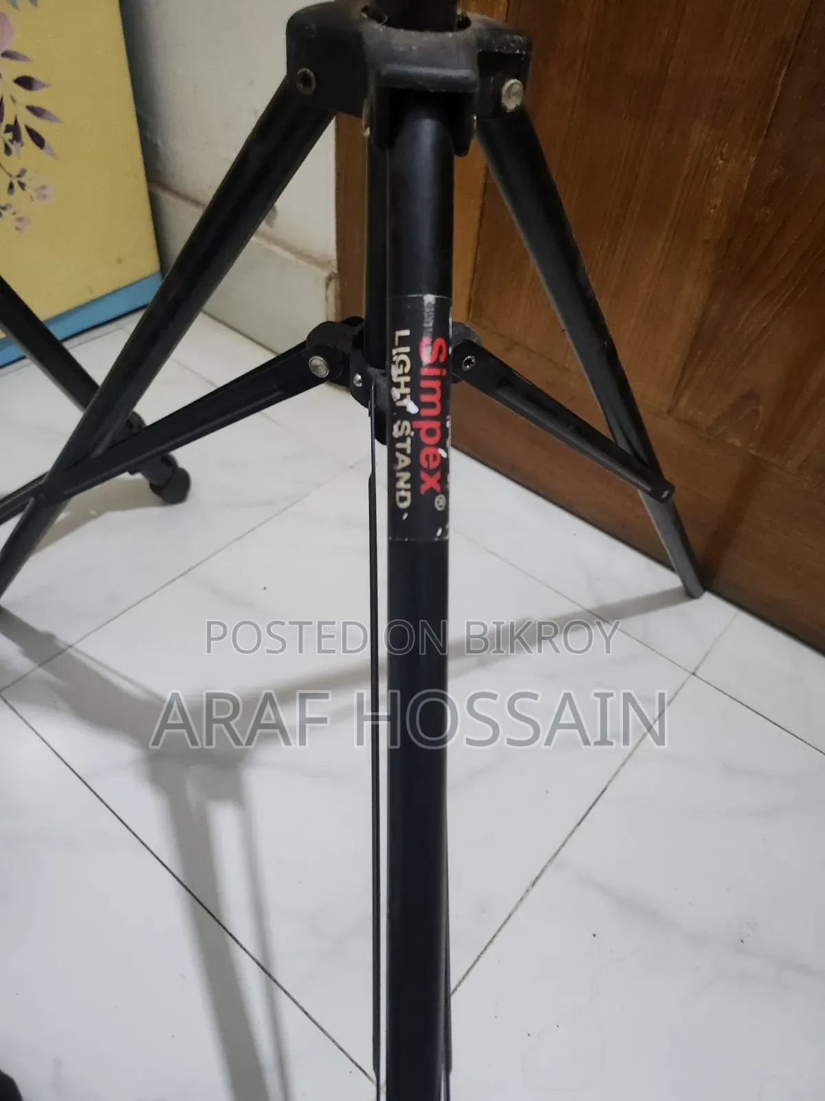 ট্রিপড এবং লাইট স্ট্যান্ড