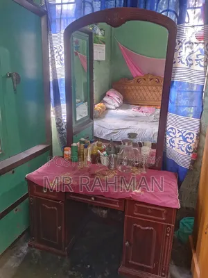 ড্রেসিং টেবিল