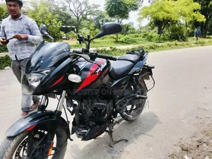 বাজাজ পালসার ১৫০ ২০২১ কালো