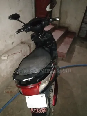 মোটরসাইকেল ২০১৮ রেড