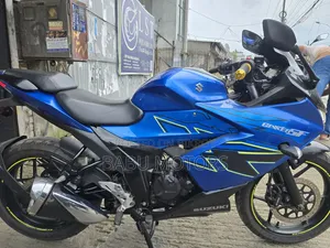 সুজুকি জিক্সার এসএফ ২০২২ নীল