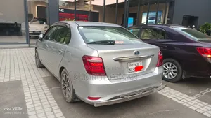 টয়োটা এক্সিও ২০১৫ সিলভার