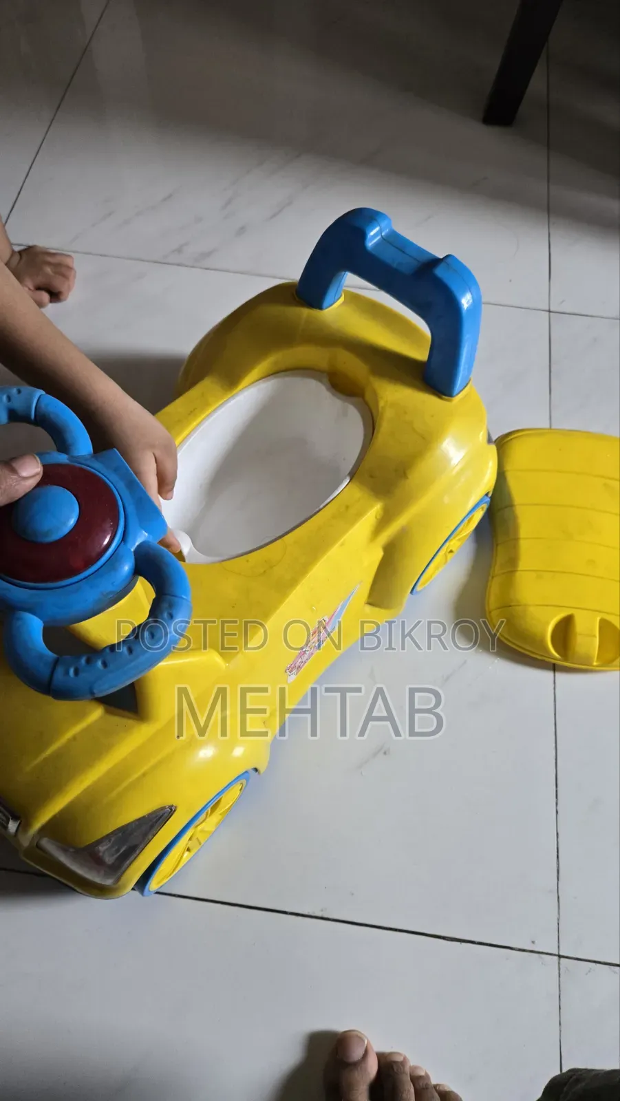 অব্যবহৃত গাড়ি মিউজিক পটি