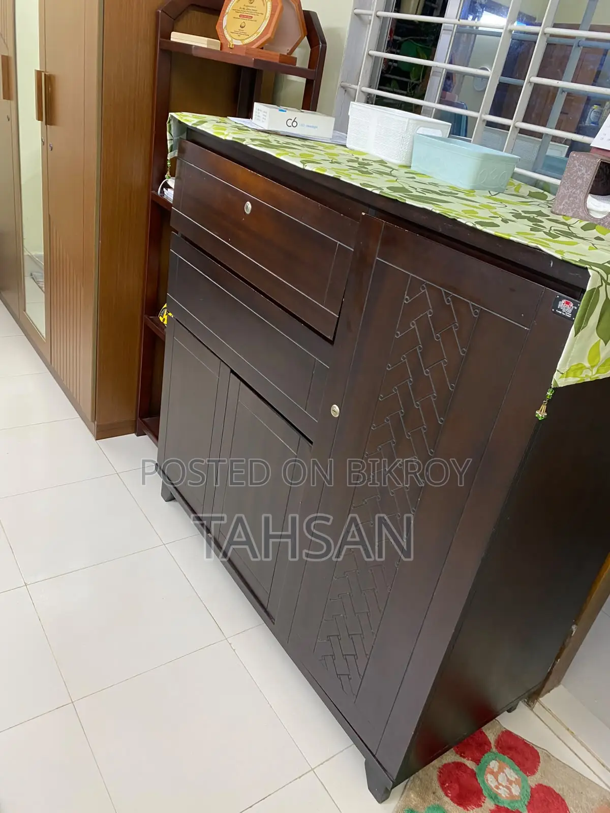Wardrobe / Chest Drawer