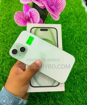 Apple iPhone 15 128 GB Green