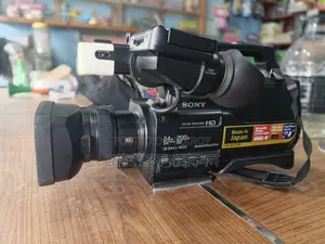সনি ২৫০০পি