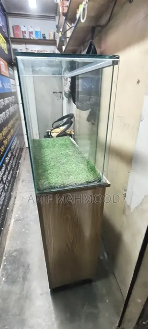 Glass Table (For Mobile / Servicing)
