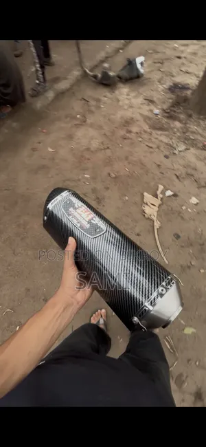 Yoshimura R-77 Carbon Exhaust Silencer for Bike (Fresh Condition)