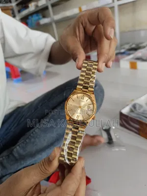স্টাইলিশ ঘড়ি