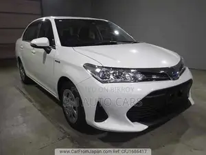 টয়োটা অ্যাক্সিও ২০২১ সাদা