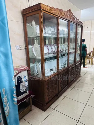 সেগুন কাঠের তৈরি শোকেস