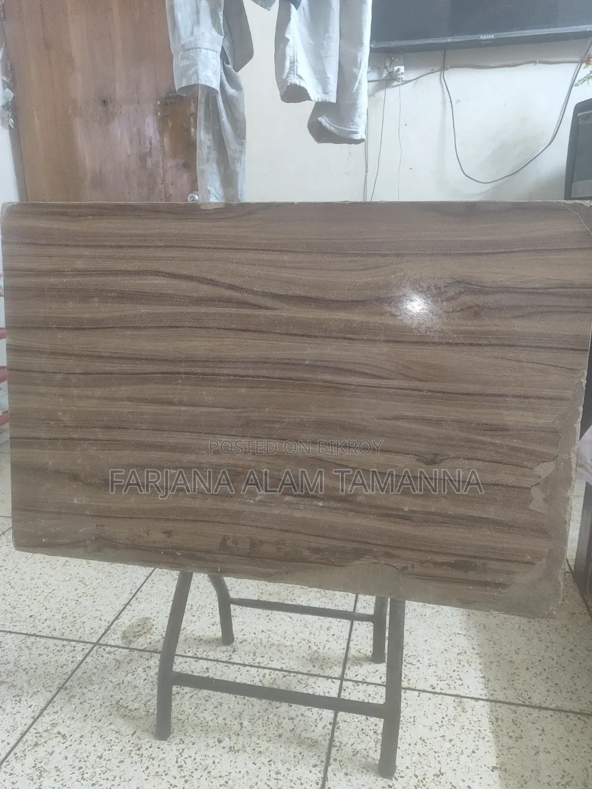 ফোল্ডিং টেবিল