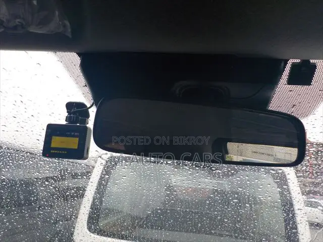 টয়োটা হাইএসি ২০২১ সাদা