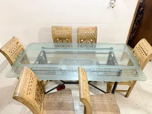 ডাইনিং টেবিল
