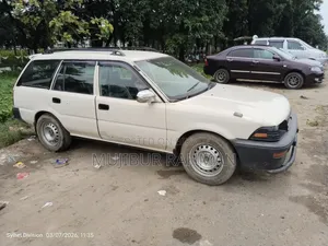 টয়োটা করোল্লা ১৯৯৭ সাদা