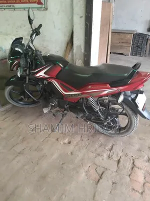 টিভিএস মেট্রো প্লাস ২০২৫ লাল