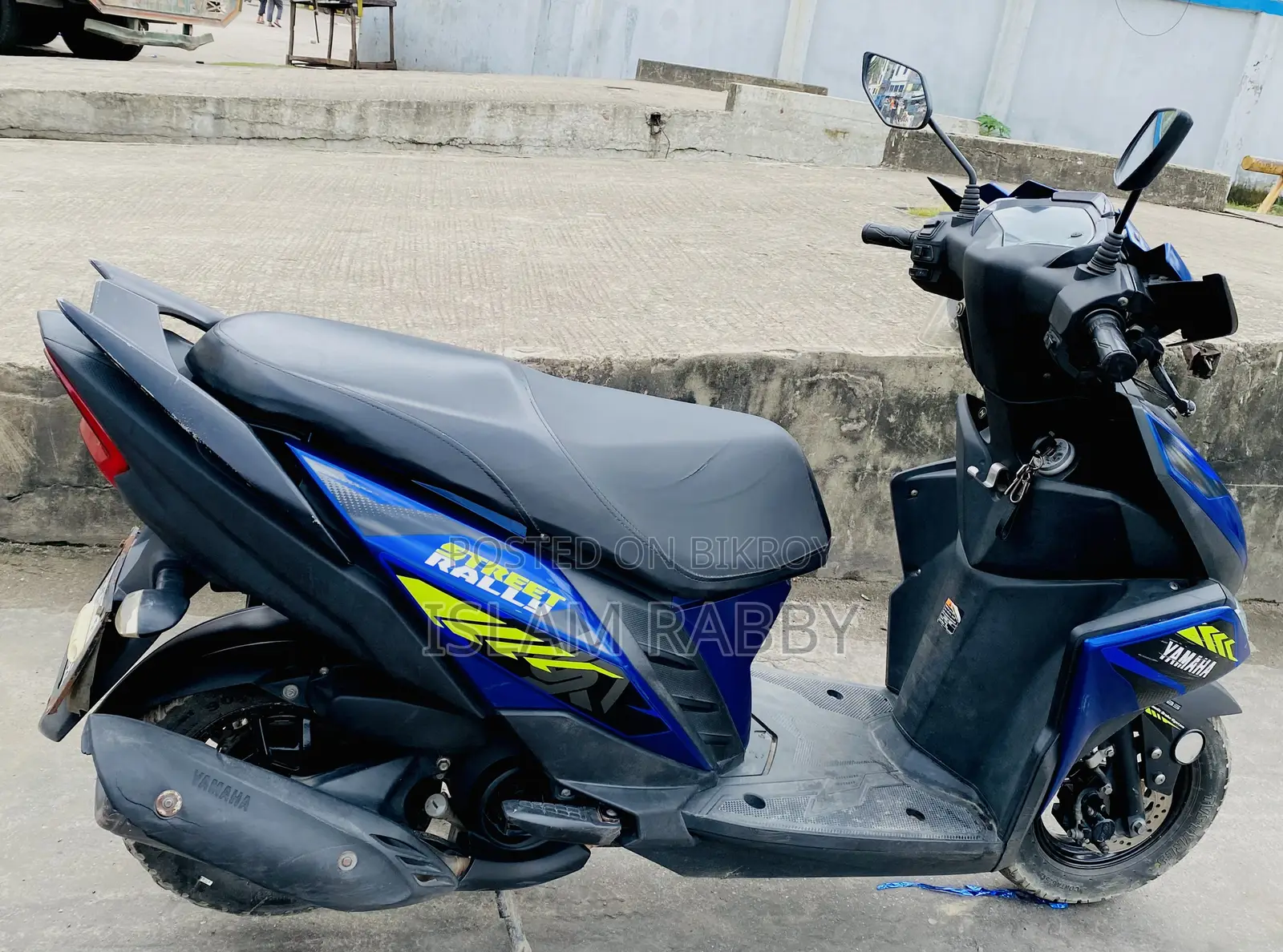 Yamaha 2021 Blue