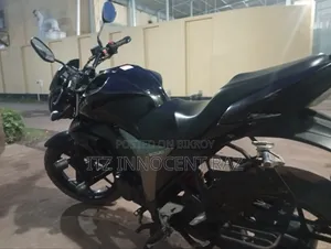 সুজুকি গিক্সার ২০২৩ কালো