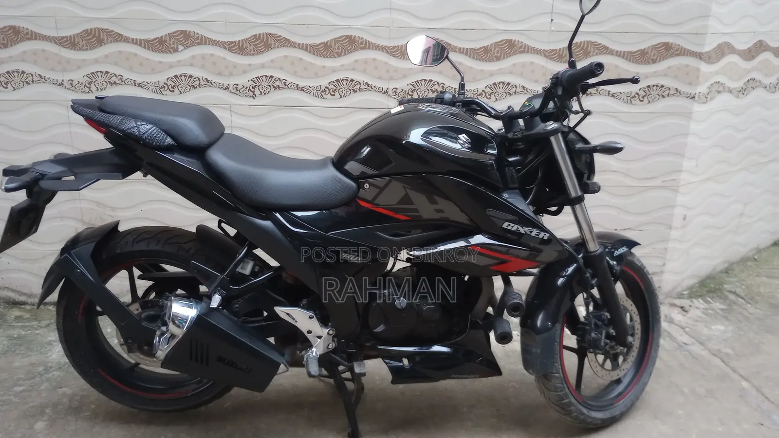 সুজুকি জিক্সার ২০২৩ ব্ল্যাক
