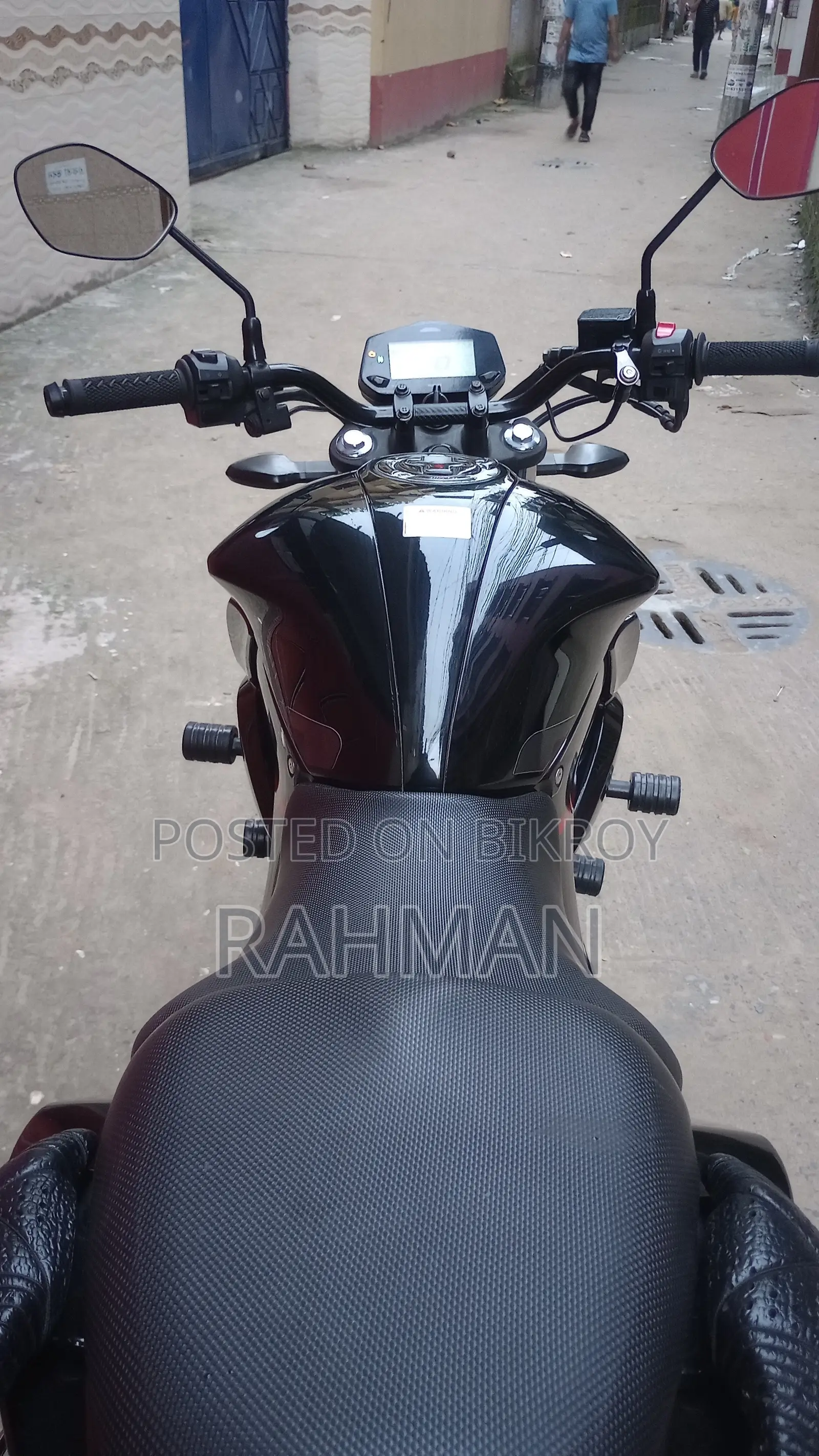 সুজুকি জিক্সার ২০২৩ ব্ল্যাক