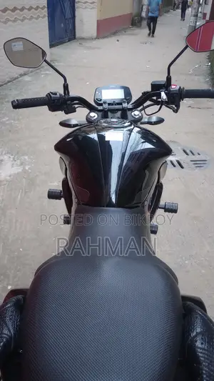 সুজুকি জিক্সার ২০২৩ ব্ল্যাক