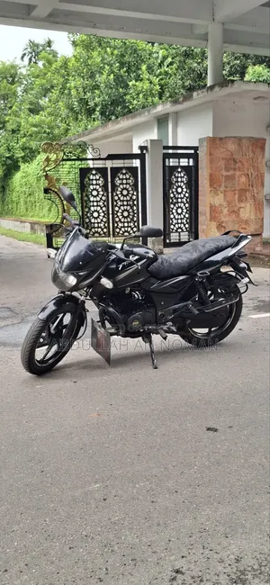 বাজাজ পালসার ১৫০ ২০১৫ কালো