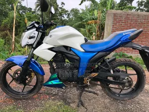 সুজুকি জিক্সার ২০১৬ সাদা