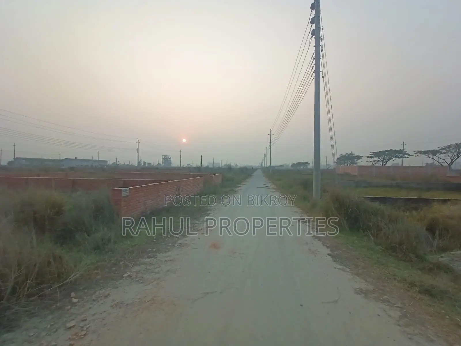 পি ব্লক { ৩ কাঠা } জমি বিক্রি বসুন্ধরা আবাসিক এলাকা,