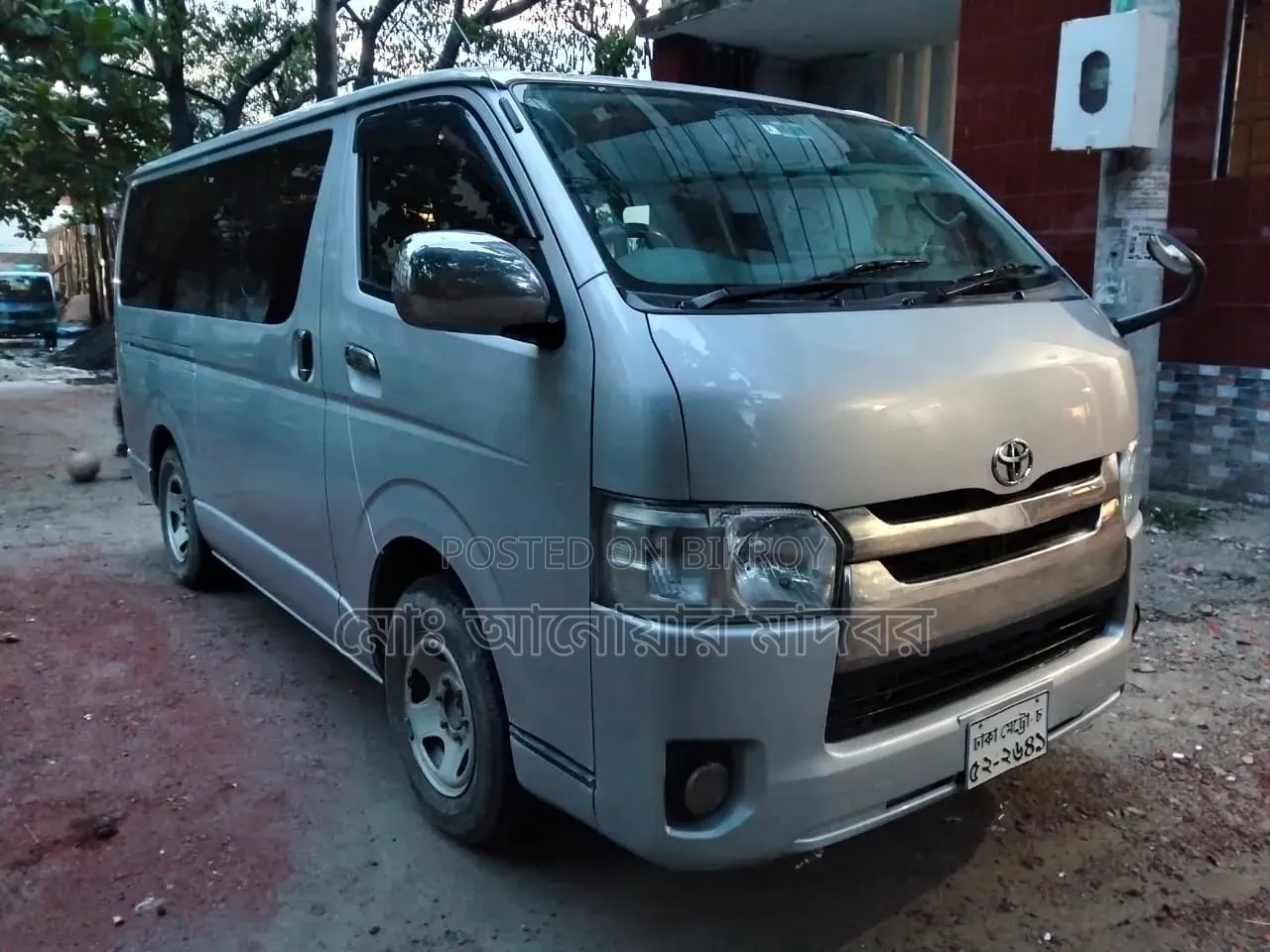 Toyota HiAce 2018 সিলভার